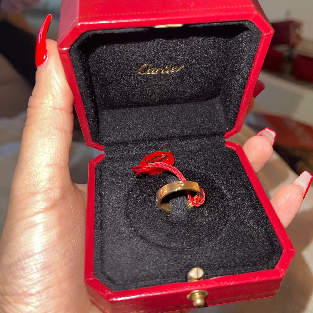 Cartier love band
